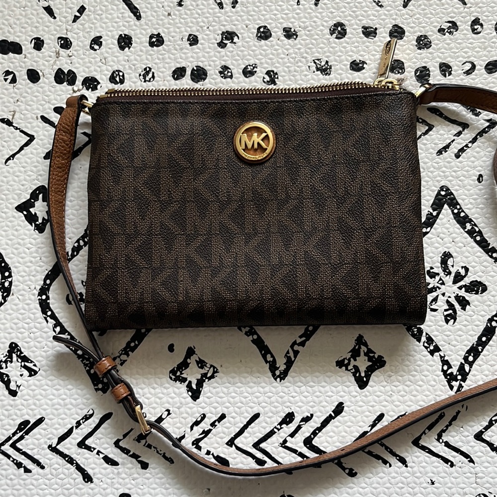 Michael Kors Double Zip Fulton Crossbody Purse